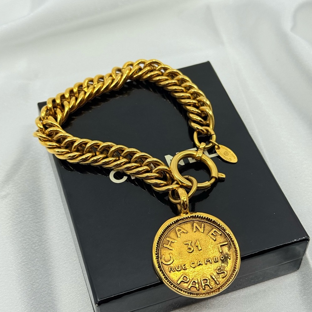 Vintage Chanel Gold 31 Rue Cambon  Medallion Charm Chain Bracelet